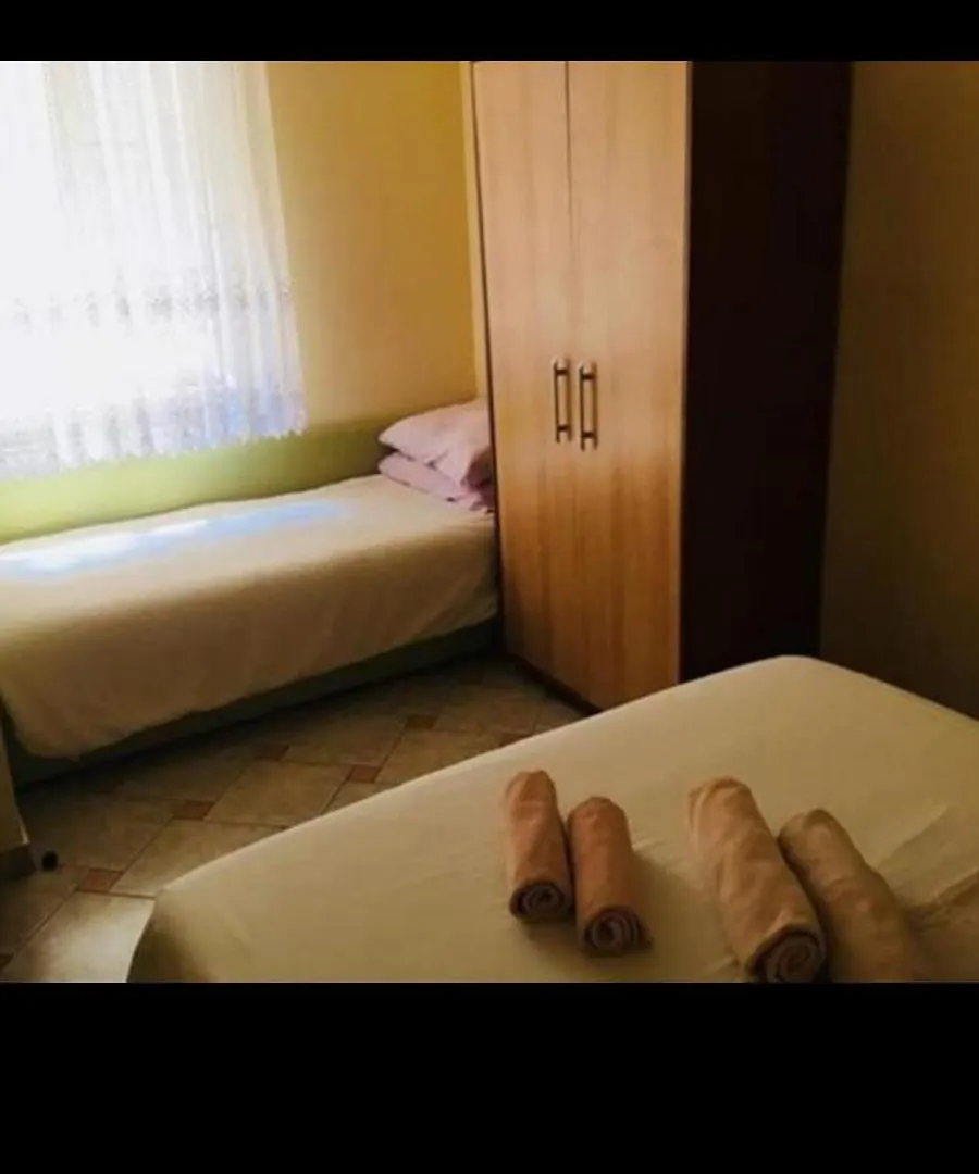 سيلتسي Apartmani Djura 0*,