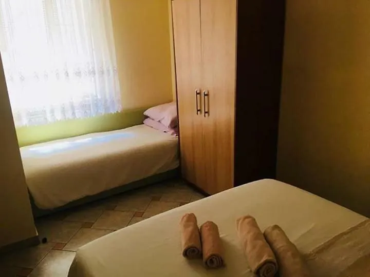 سيلتسي Apartmani Djura شقة فندقية