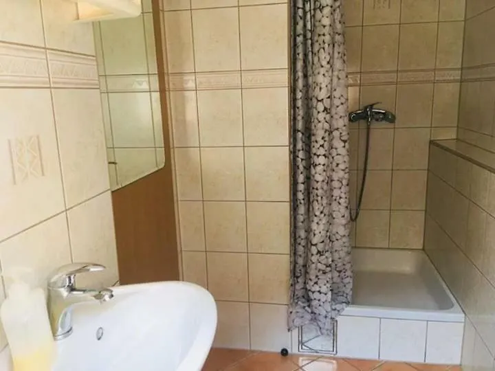 سيلتسي Apartmani Djura 0*,